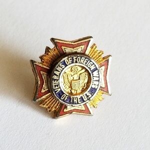 Vintage VFW lapel pin brooch gold tone veterans of foreign wars military